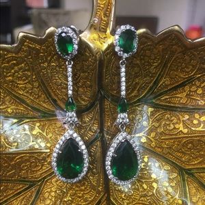 Emerald color earrings